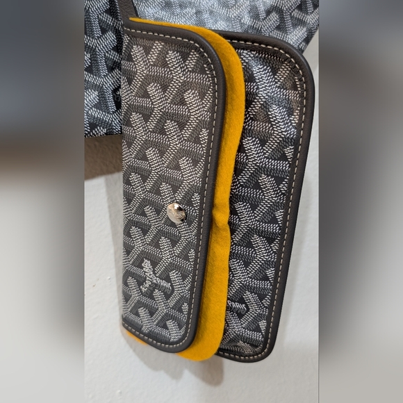 Goyard Black and Gray Patterned Tote - Picture 3 of 5